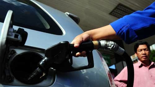 Phản ứng gay gắt về Quỹ bình ổn giá xăng ảnh 1